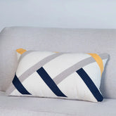 Capa de Almofada Linhas em Movimento